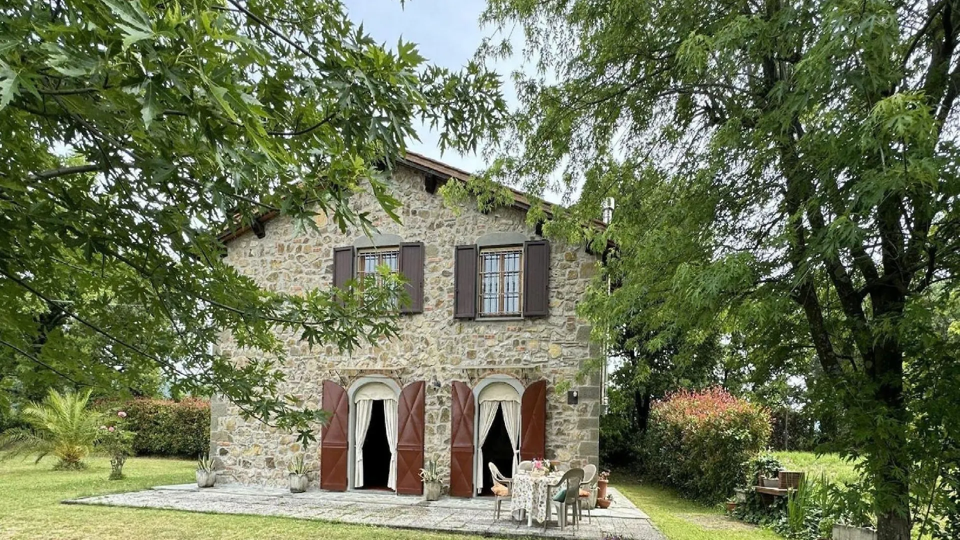 Picturesque Stone House With Private Garden Villa Capannori 0*,