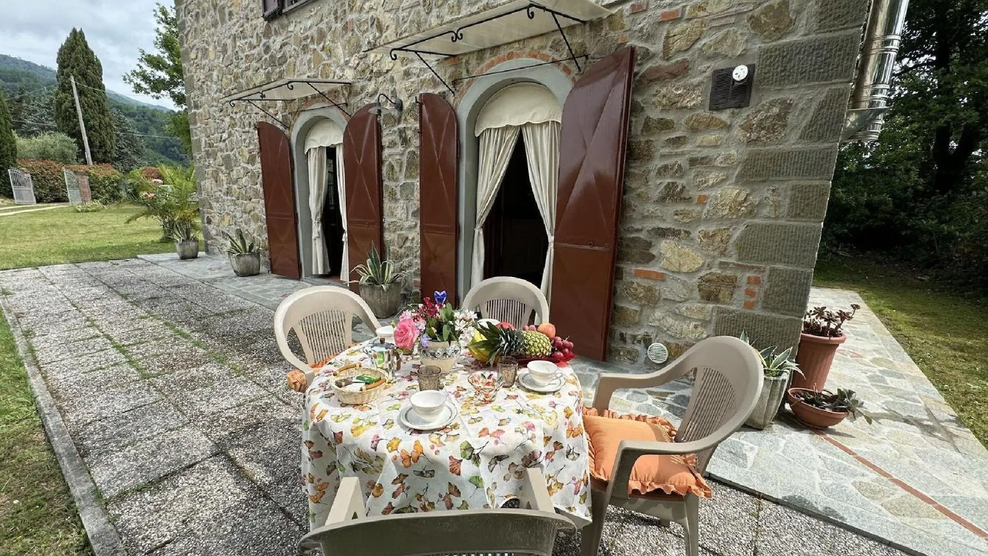 Picturesque Stone House With Private Garden Villa Capannori