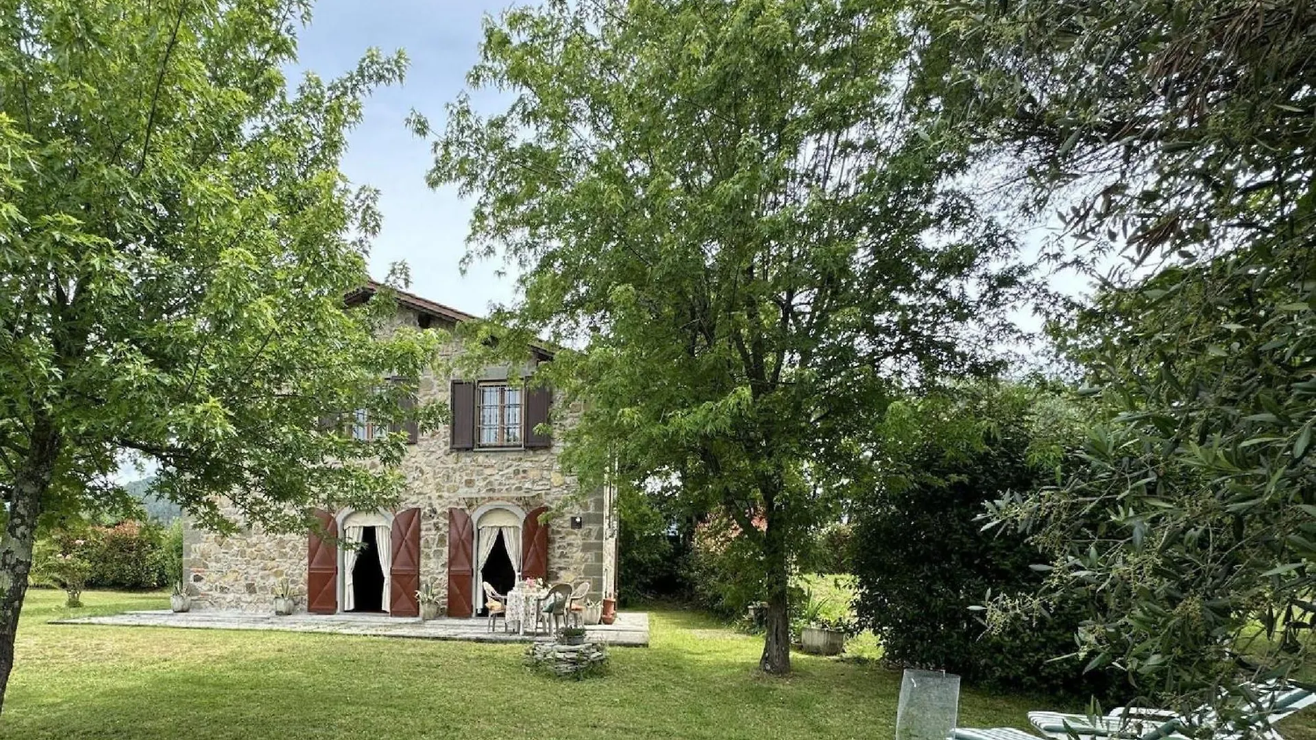 Picturesque Stone House With Private Garden Villa Capannori Italy